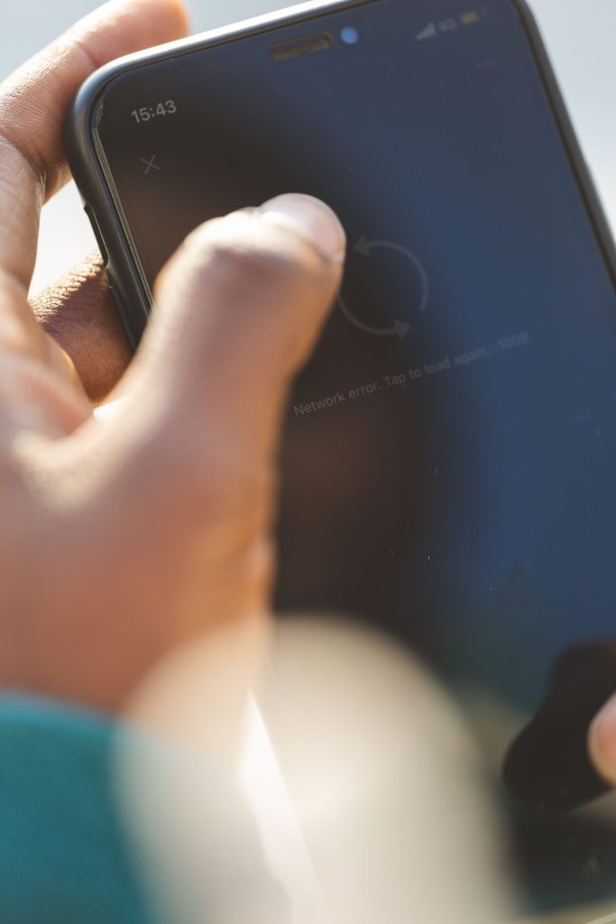 phone showing slow loading screen on mobile data
