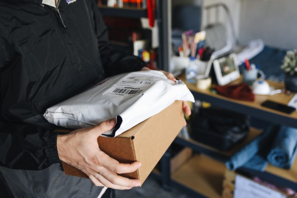 e-commerce website design checklist item for shipping and delivery tracking